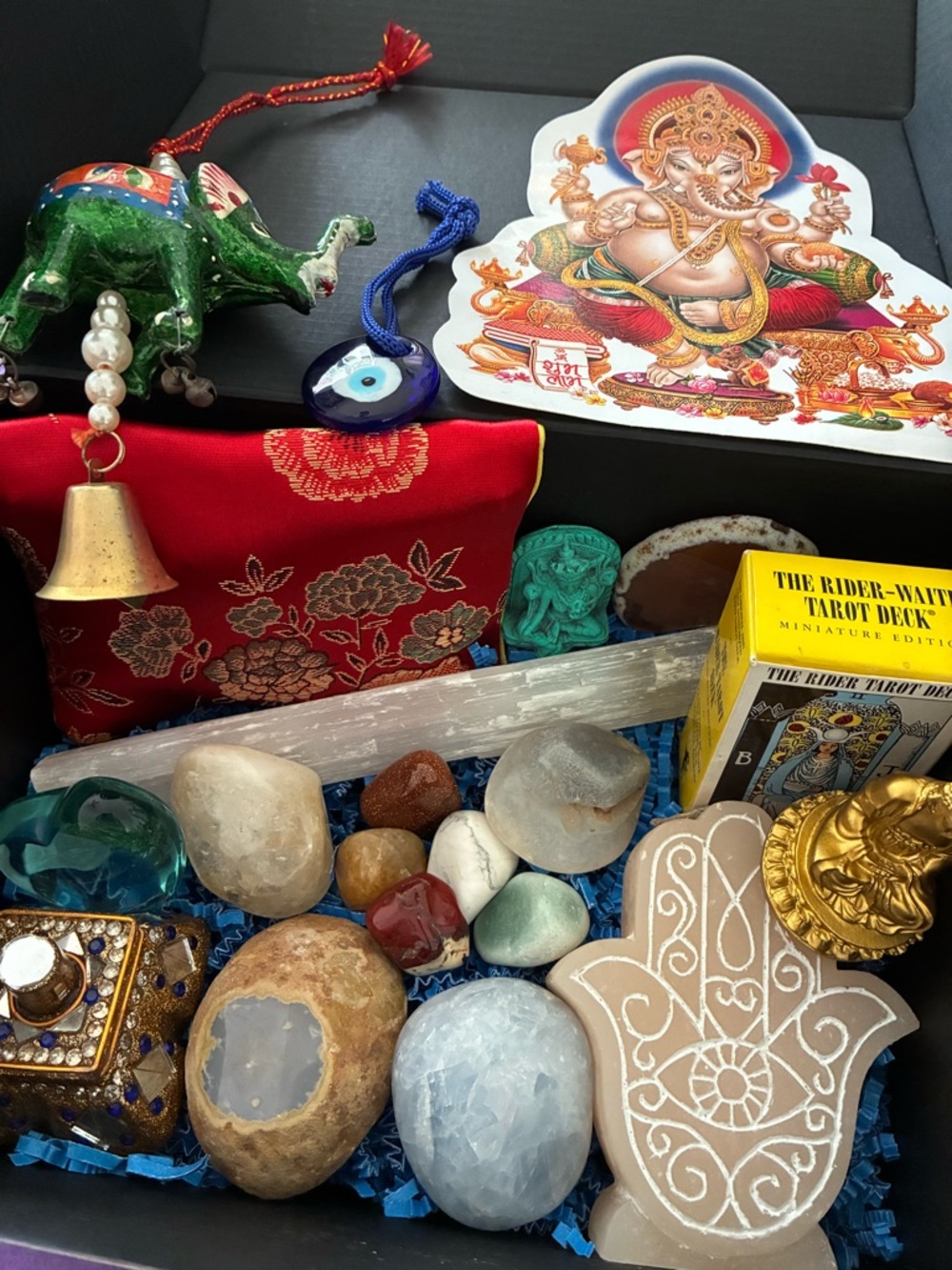 🔮 21 Piece Prayer Beads, Tarot Cards and Healing Crystals Gift Box 🎁